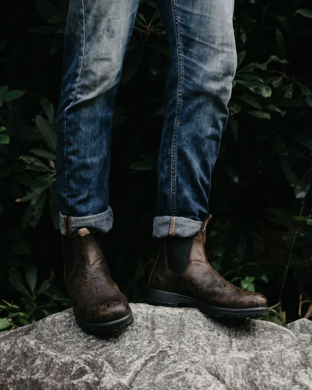 Antique brown coloured Blundstone 1609 Antique Brown Boots on blurry background
