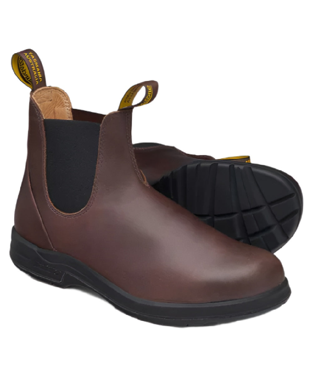 Cocoa Brown Coloured Blundstone 2057 Cocoa Brown Chelsea Boots on white background