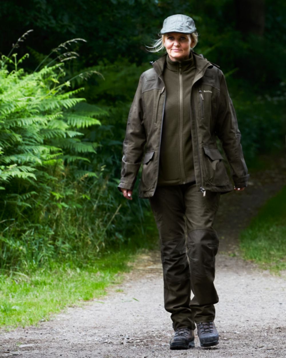 Beluga coloured Deerhunter Lady Chasse Fleece Jacket on forest background