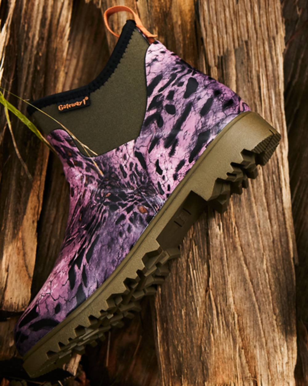 Prym1 Pink Out Coloured Gateway1 Ascot Lady 6 3mm Boots on outdoor background