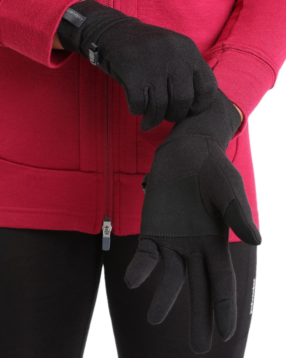 Black Coloured Icebreaker Unisex Merino Blend 360 Sierra Gloves on white background