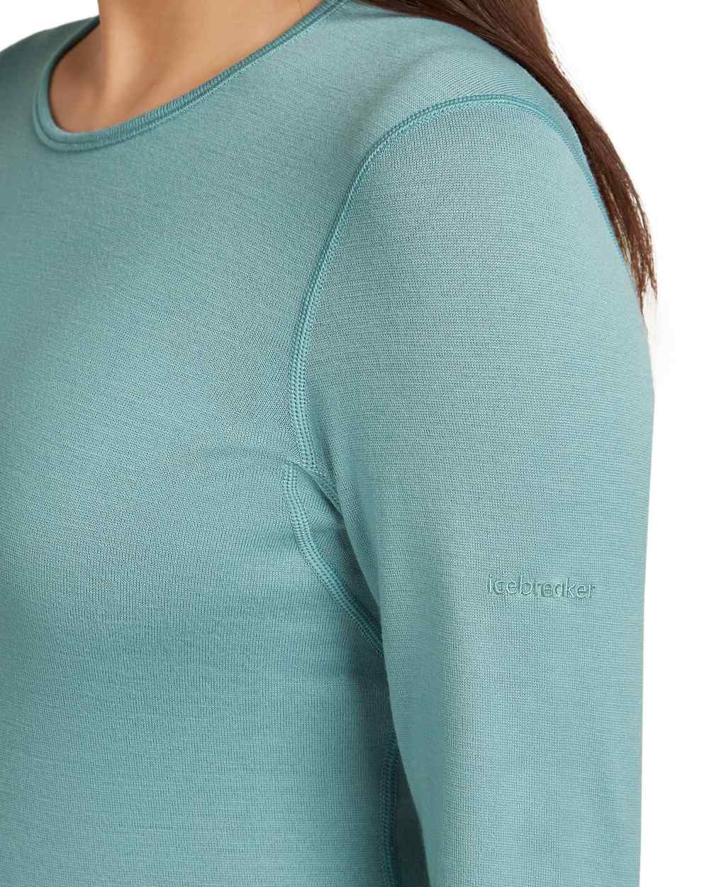Hydro Coloured Icebreaker Womens 260 Tech Crewe Thermal Top on white background