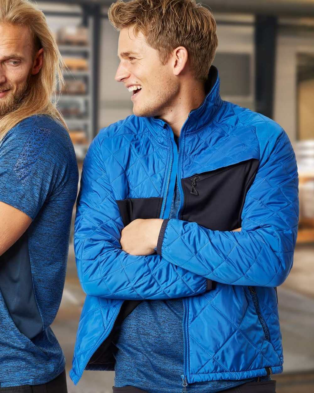 Azure Blue Dark Navy Coloured Mascot Workwear Mens Accelerate Lightweight Thermal Jacket on outdoor background