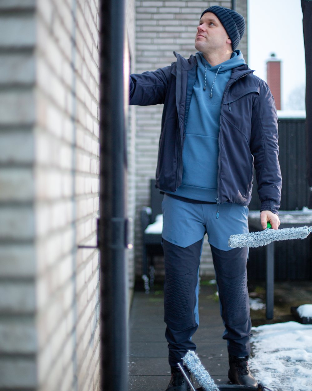 Stone Blue Coloured Mascot Workwear Mens Customized Water Repellent Fleece Hoodie on construction background