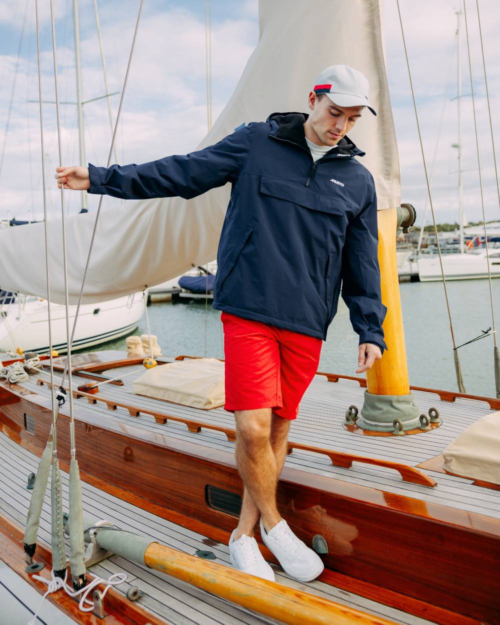 Musto Mens Snug Anorak in Navy