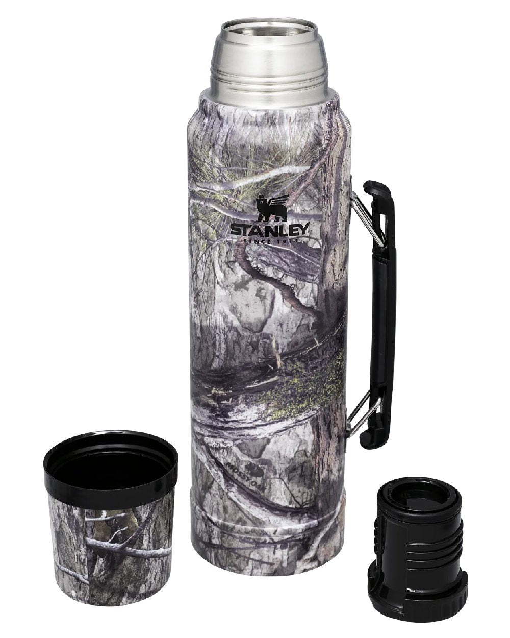 Mossy Oak Country DNA coloured Stanley Classic Legendary Bottle 1.0L on white background