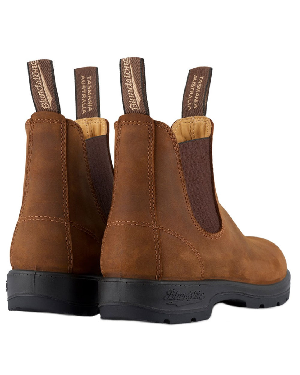 Saddle Brown coloured Blundstone 562 Saddle Brown Leather Boots on white background 