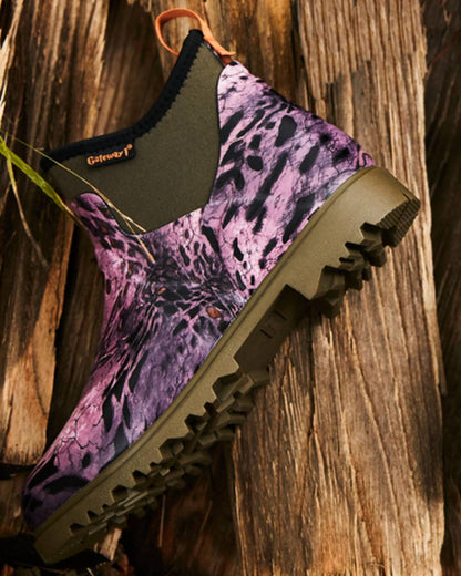 Prym1 Pink Out Coloured Gateway1 Ascot Lady 6 3mm Boots on outdoor background 