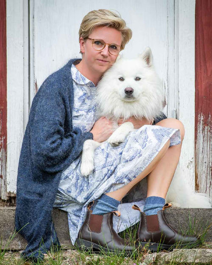 Coffee Coloured Gateway1 SD 6" Pull-on Chelsea Boots on outdoor background 