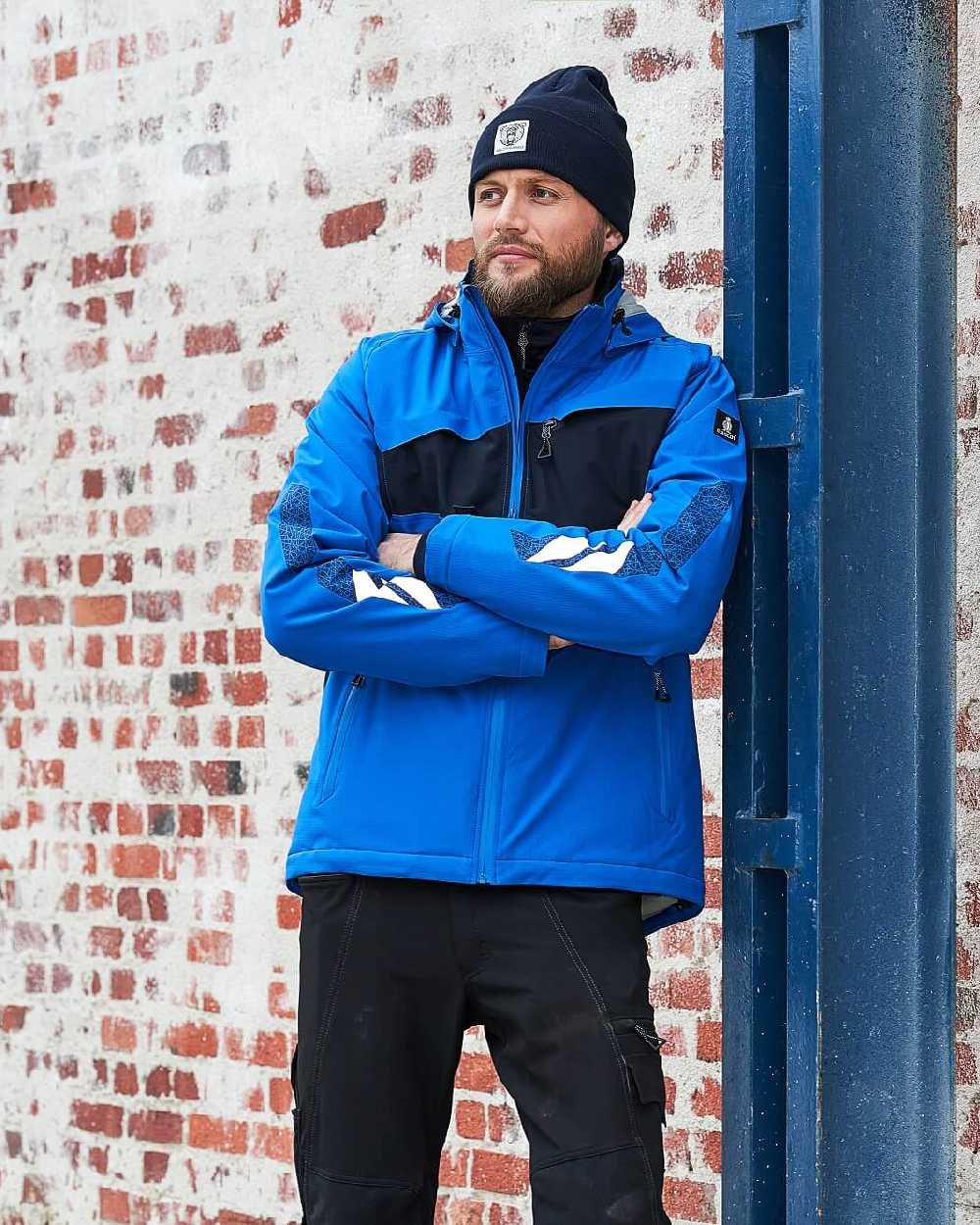Azure Blue Dark Navy Coloured Mascot Workwear Mens Accelerate Breathable Winter Jacket on outdoor background 