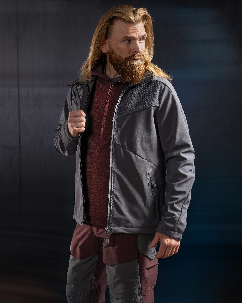 Bordeaux Coloured Mascot Workwear Mens Customized Microfleece Jumper With Half Zip on indoor background 