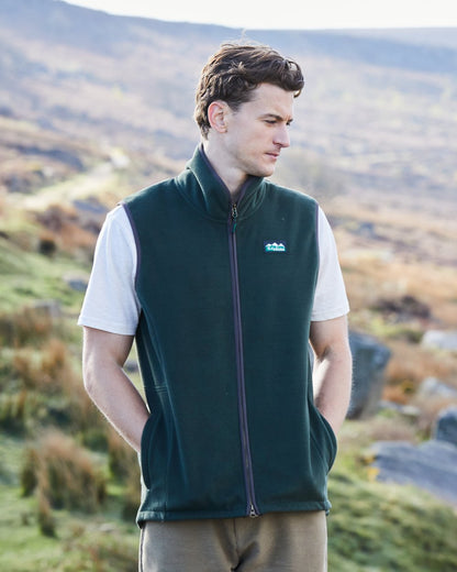 Deep Forest Coloured Ridgeline Mens Kodiak Gilet on Hilly background 