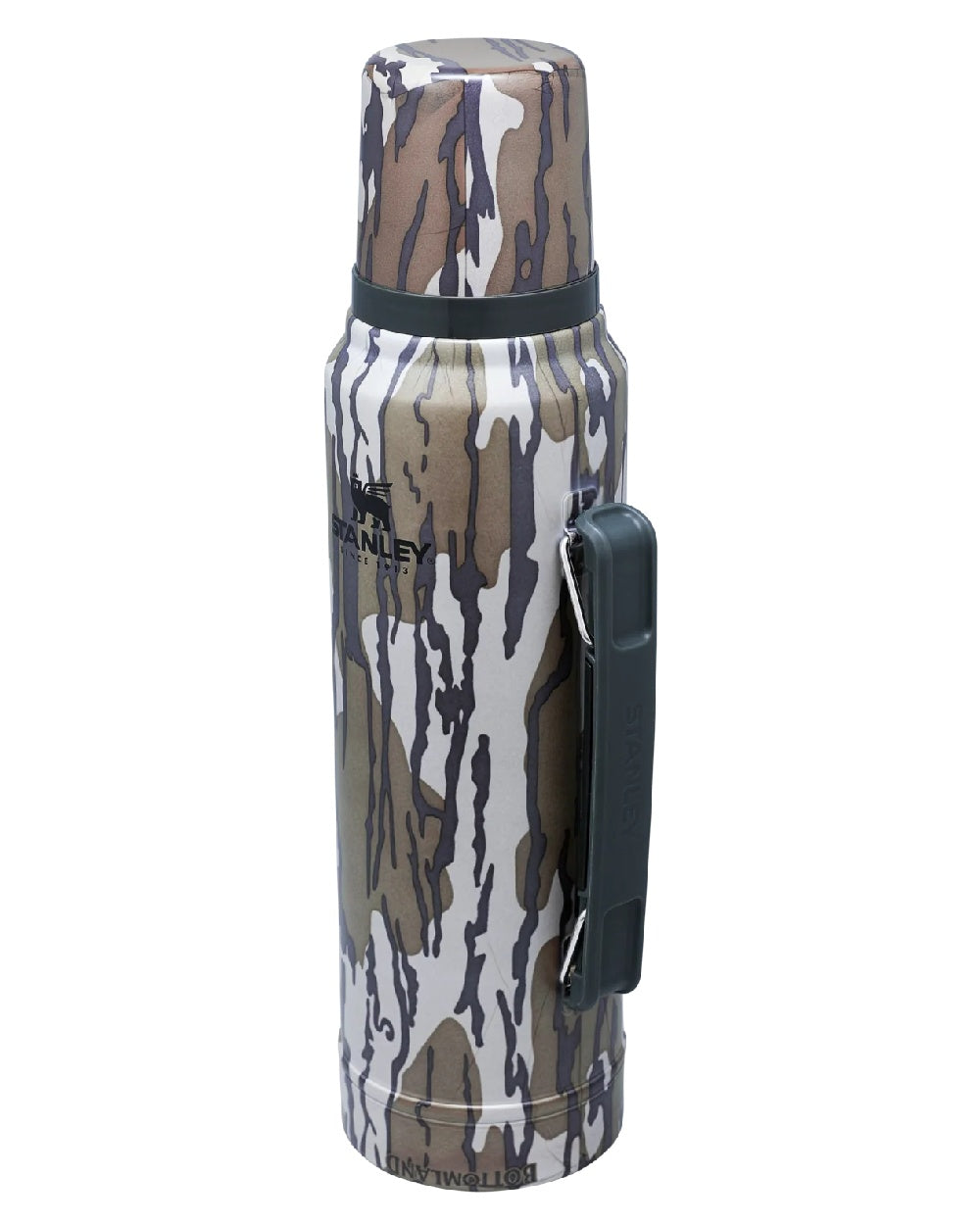 Mossy Oak Bottomland coloured Stanley Classic Legendary  Bottle 1.0L on white background 