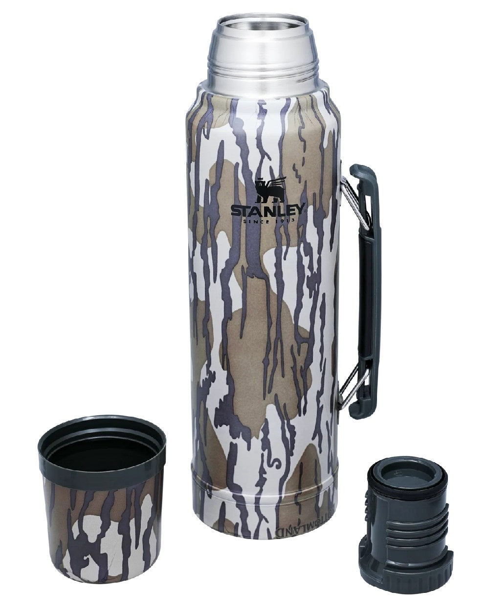 Mossy Oak Bottomland coloured Stanley Classic Legendary  Bottle 1.0L on white background 