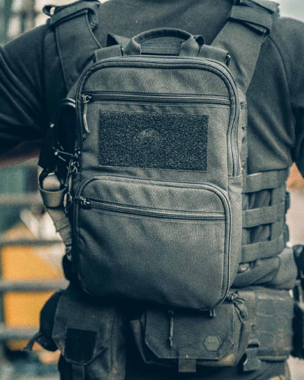 Black Coloured Viper VX Buckle Up Charger Pack on blurry background