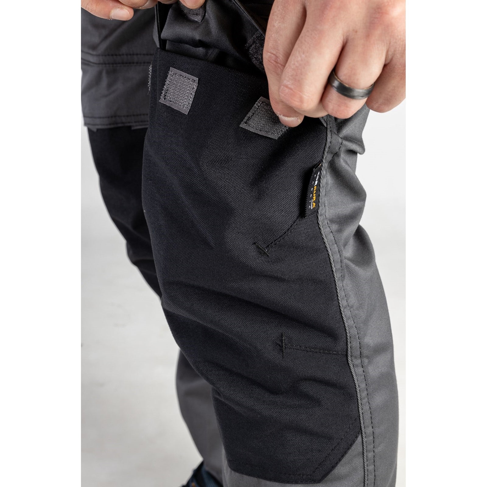 Caterpillar Essentials Stretch Knee Pocket in Dark Heather Grey